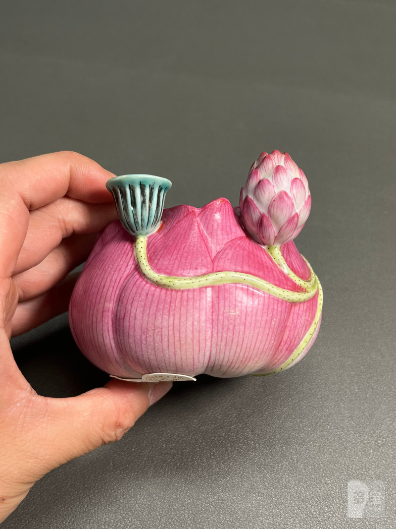 清乾隆  粉彩荷花形水盂 - 图6